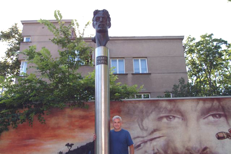 frank-zappa-monument.jpg